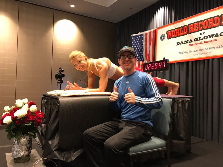 مدربة اليوجا الكندية دانا جلووكا