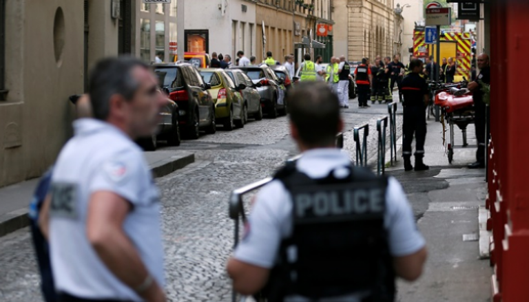 الشرطة الفرنسية بمحيط موقع الانفجار في ليون الفرنسية