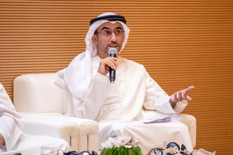 من ندوة "تاريخ الحركة الأدبية في الإمارات"