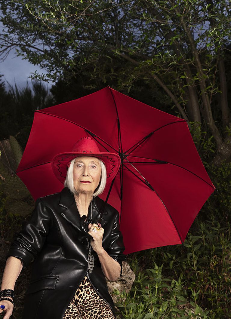 الجدة ليتشيا في جلسة تصوير خاصة