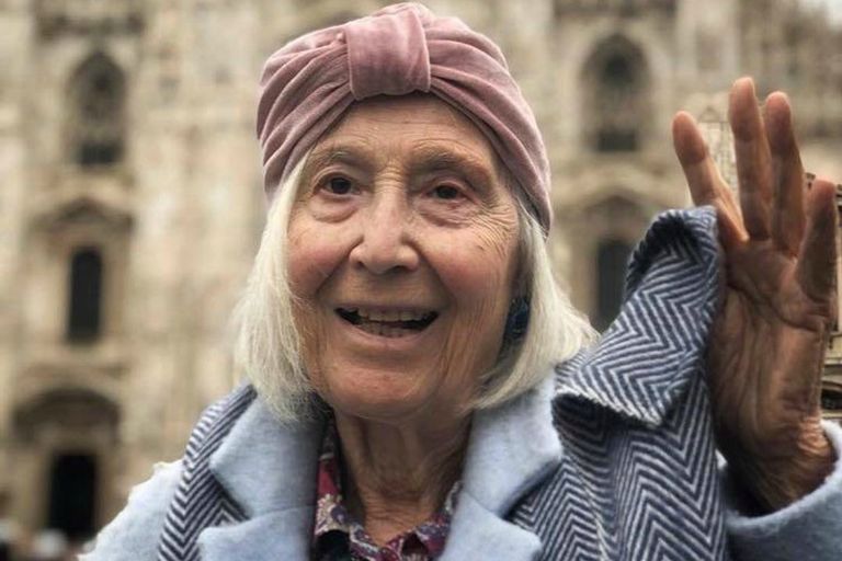 الجدة ليتشيا في جلسة تصوير خاصة