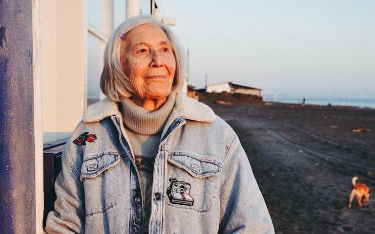 الجدة ليتشيا في جلسة تصوير خاصة