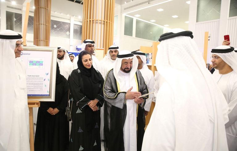 حاكم الشارقة يفتتح الدورة الأولى من معرض الكتاب الإماراتي