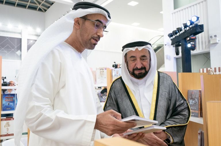 حاكم الشارقة يفتتح الدورة الأولى من معرض الكتاب الإماراتي