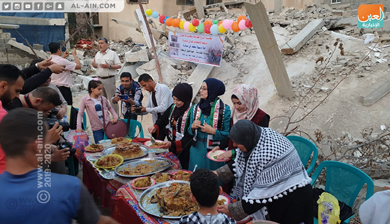 نشطاء يعيدون الحياة فوق الركام بغزة بـ