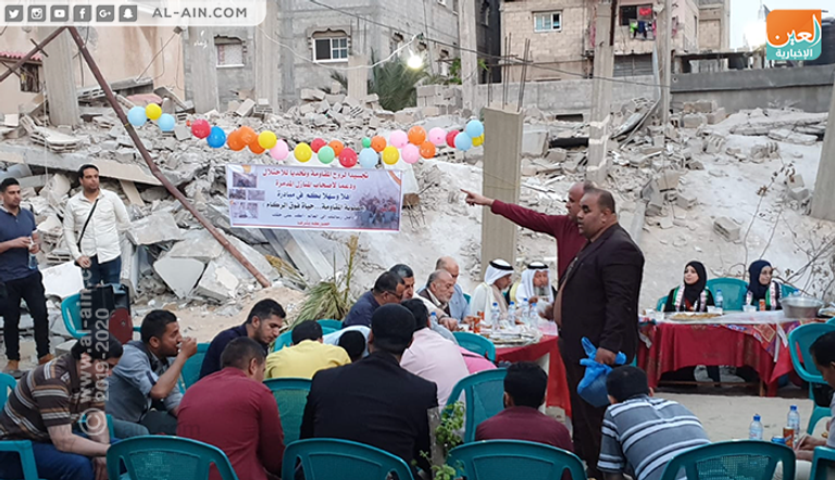 نشطاء يعيدون الحياة فوق الركام بغزة بـ