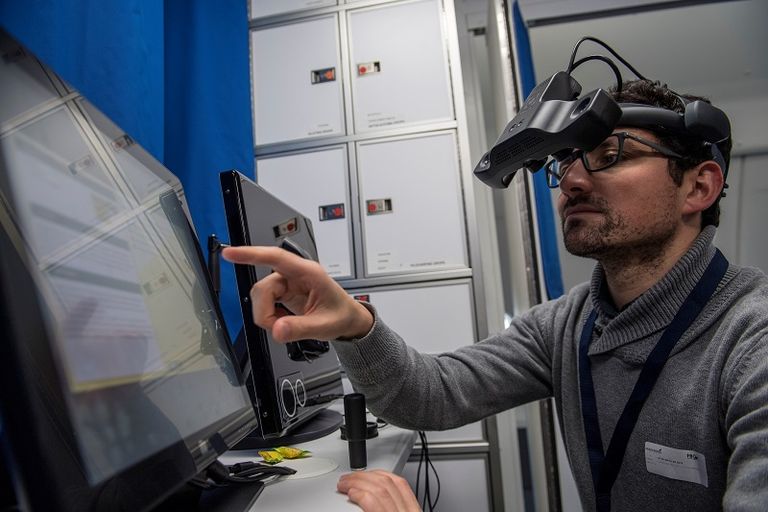 فريق التدريب يتألف من 28 مختصا