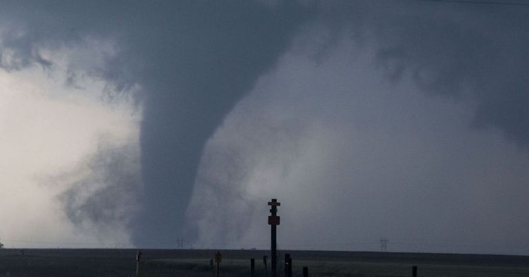 إعصار يضرب مدينة ديتون.. وتوقعات بالمزيد في وسط أمريكا