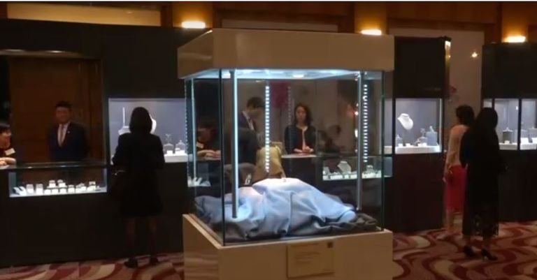 ألماسة على شكل علكة الفقاعات