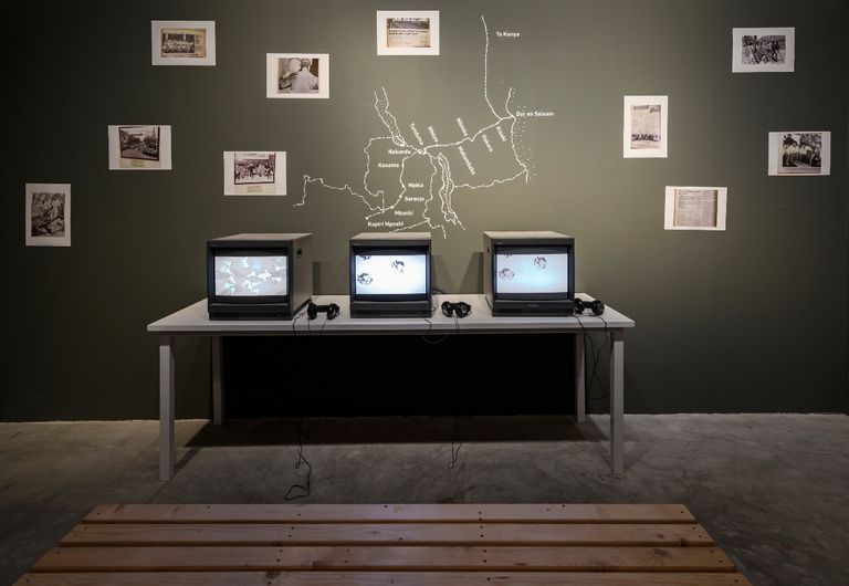 أعمال تعانق التاريخ بعين نقدية في بينالي الشارقة 14