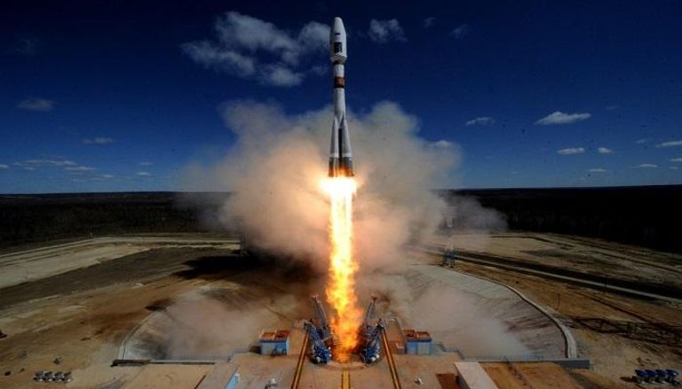 الصاروخ الروسي "سويوز إم إس-12" يقلع من مركز "بايكونور" الفضائي