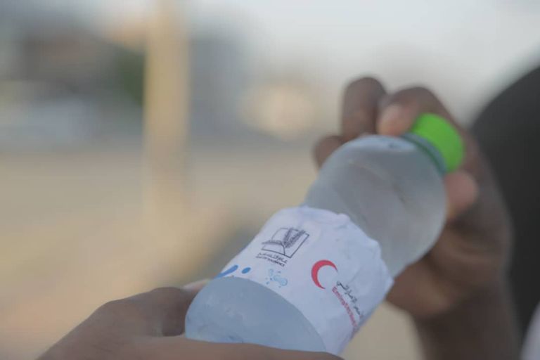 المبادرة تشهد توزيع 40 ألفاً من عبوات المياه