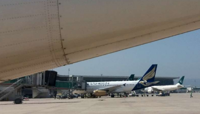 طائرات في مبنى مطار إسلام أباد الدولي