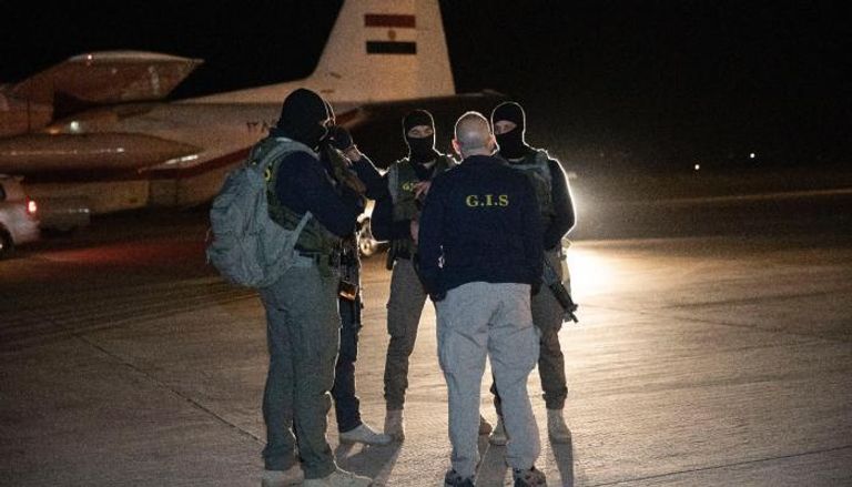 الإرهابي هشام عشماوي في قبضة الجيش المصري