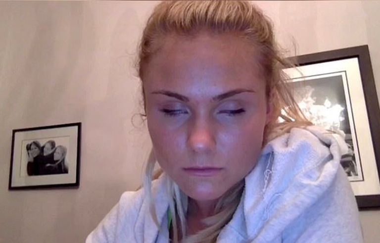 الشابة البريطانية بيل هات