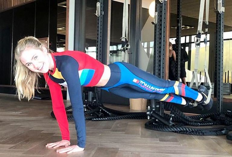 الشابة البريطانية بيل هات