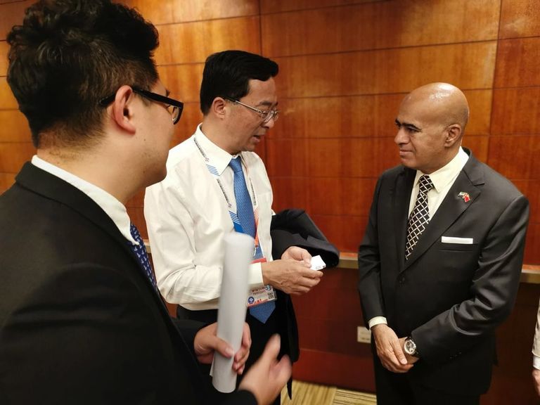 جانب من توقيع اتفاقية بين إعمار للتطوير ونيو إيروبوليس القابضة