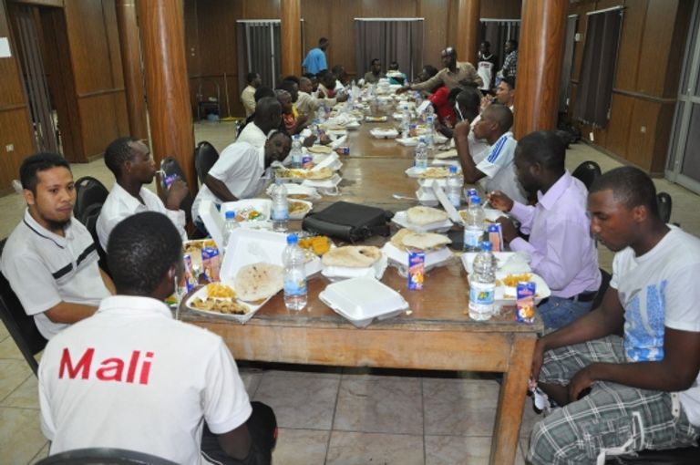 جانب من الإفطار في مدينة البعوث الإسلامية بالقاهرة