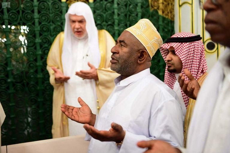 رئيس جمهورية جزر القمر يزور المسجد النبوي الرئيس الشيشاني يزور المسجد النبوي