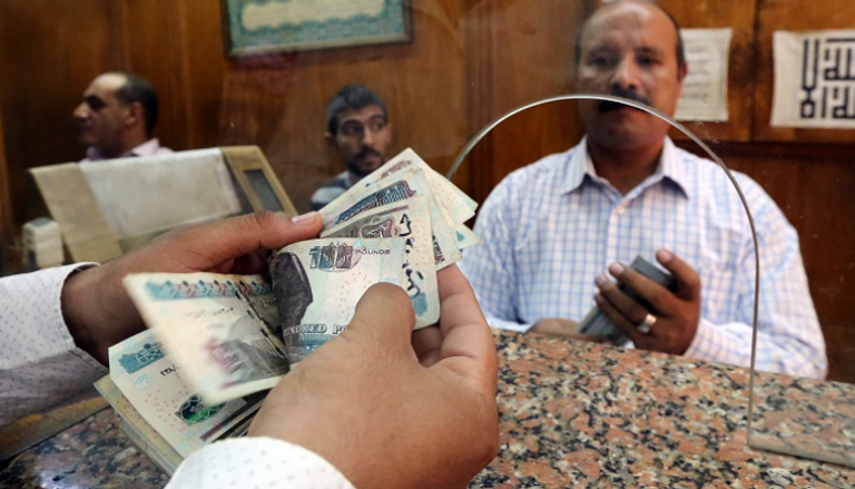 الدولار يواصل الانخفاض أمام الجنيه المصري منذ أسابيع