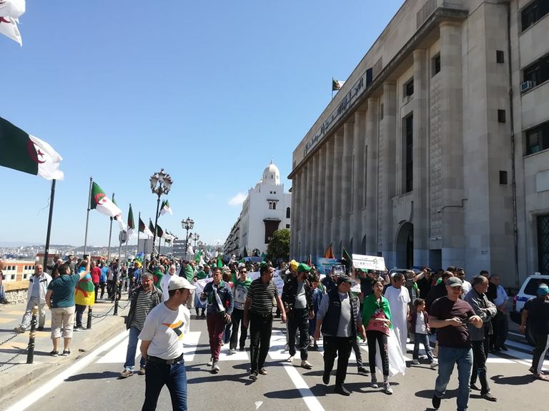 من مظاهرات الجزائريين في الجمعة الـ 15 من الحراك الشعبي