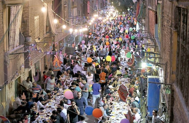 مائدة المطرية.. عمرها 5 سنوات.. طولها 900 متر وتفطر 3 آلاف