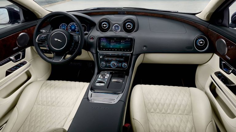 طراز جاجوار XJ