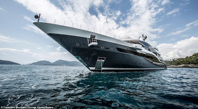 "دار" اليخت الحاصل على جائزة الأفضل في العالم