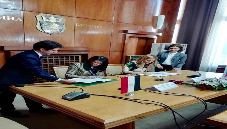 وزيرتا السياحة في مصر وبلغاريا