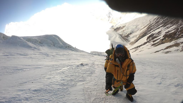 تيما دريان أثناء تسلق قمة إيفرست