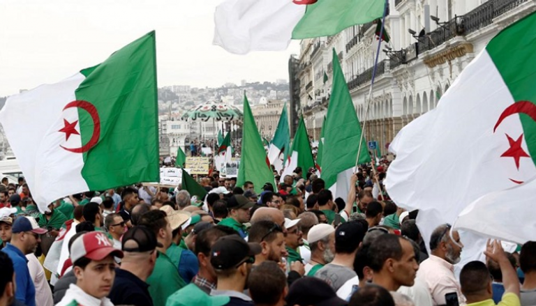 الانتخابات الرئاسية الجزائرية في حكم الملغاة والجيش يدعو لحوار جدي