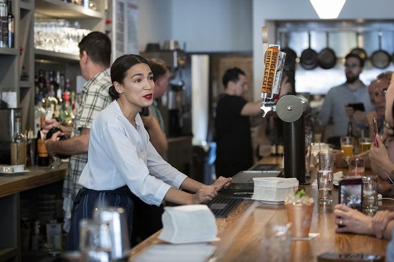 البرلمانيّة الديمقراطيّة الشابة في الكونجرس ألكسندريا أوكاسيو كورتيز