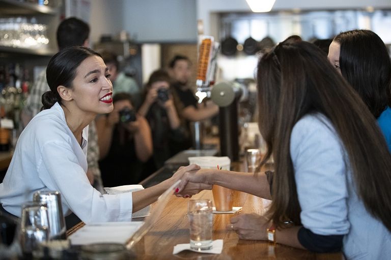 البرلمانيّة الديمقراطيّة الشابة في الكونجرس ألكسندريا أوكاسيو كورتيز