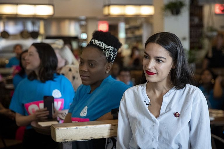 البرلمانيّة الديمقراطيّة الشابة في الكونجرس ألكسندريا أوكاسيو كورتيز