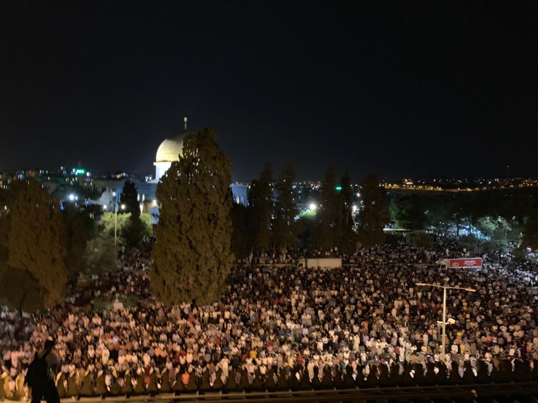 إحياء ليلة القدر في المسجد الأقصى
