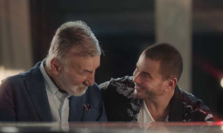 الفنان المصري عزت أبوعوف