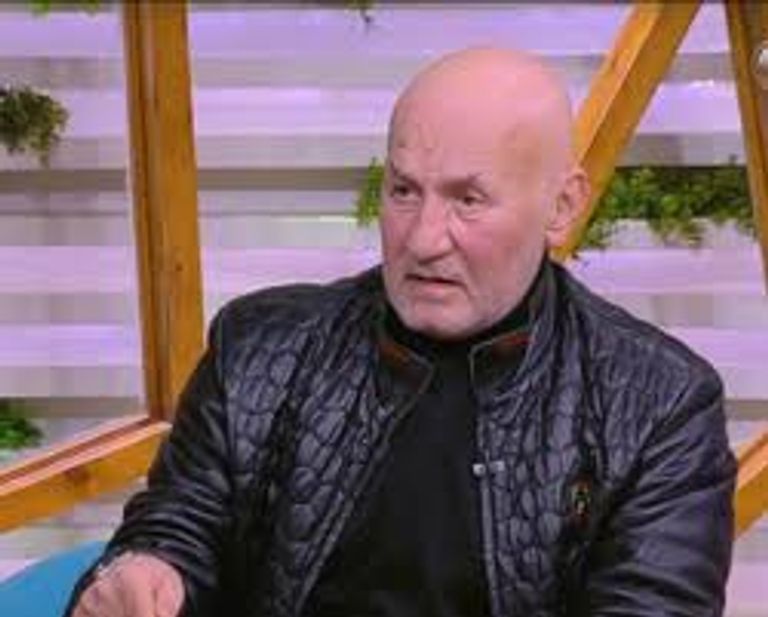 الفنان المصري عزت أبوعوف