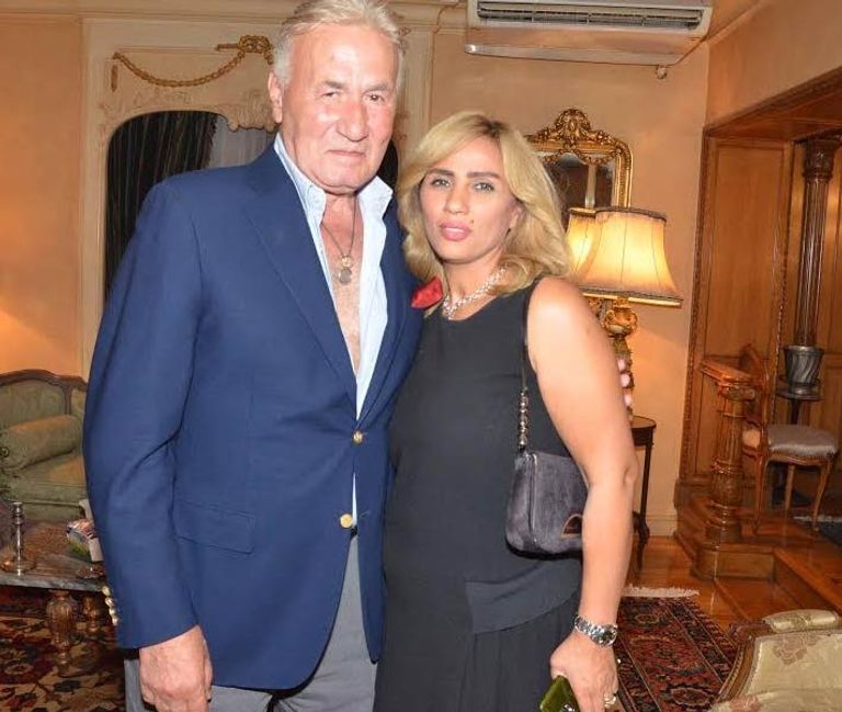 الفنان المصري عزت أبوعوف