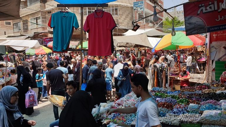 سوق الملابس والأحذية بقطاع غزة