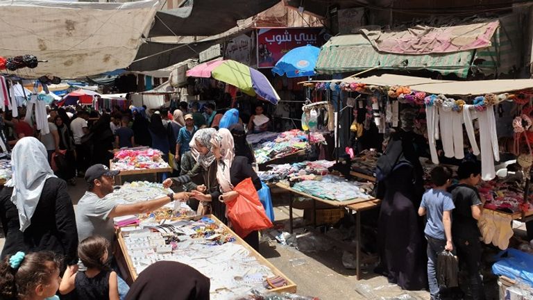 سوق الملابس والأحذية بقطاع غزة