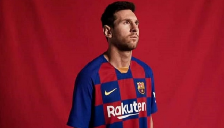 ميسي بقميص برشلونة الجديد