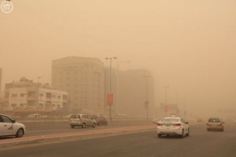 التعرض لأشعة الشمس المباشرة لفترة طويلة تصيب بضربات الشمس