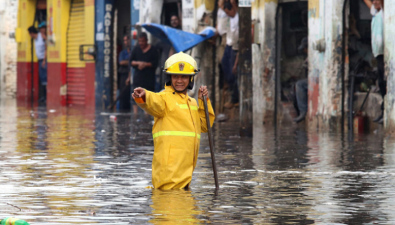 مصرع امرأة وفقدان 5 في فيضانات بالمكسيك- أرشيفية