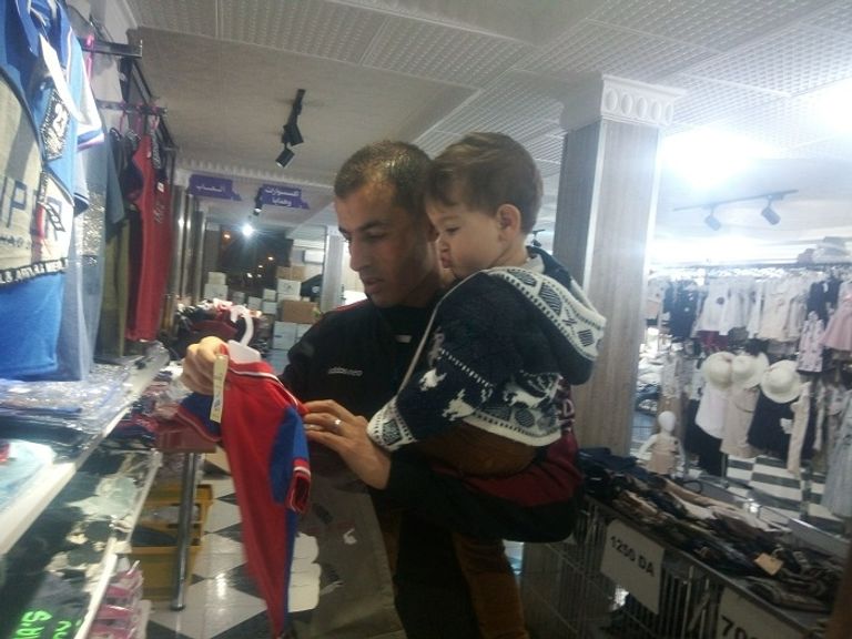 نصر الدين - أب جزائري لطفلين