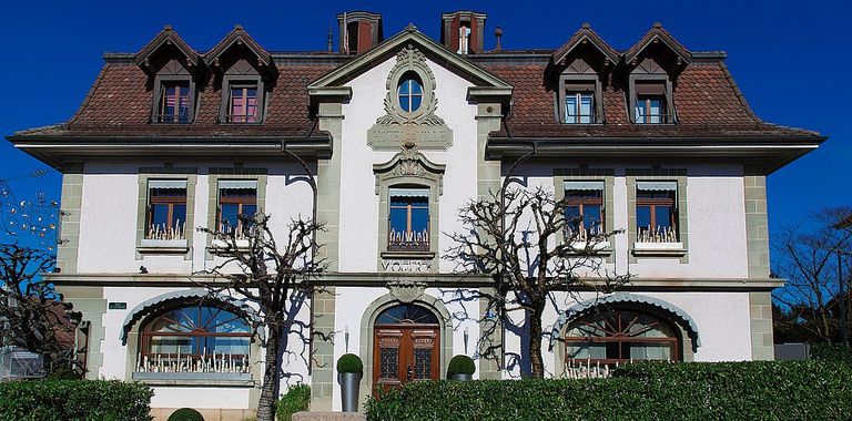  مطعم L'Hôtel de Ville بمدينة كريسيير السويسرية