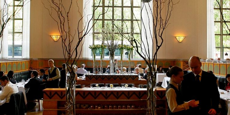  مطعم L'Hôtel de Ville بمدينة كريسيير السويسرية