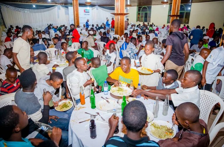 سفارات الإمارات تنفذ مشاريع خيرية في عدة دول