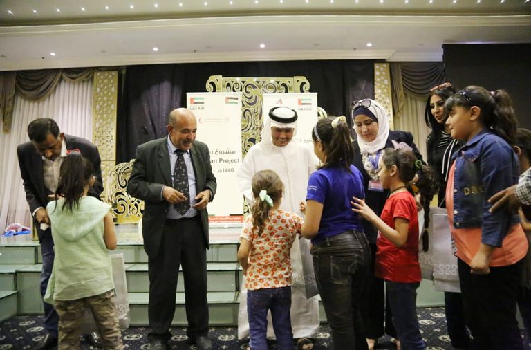 سفارات الإمارات تنفذ مشاريع خيرية في عدة دول