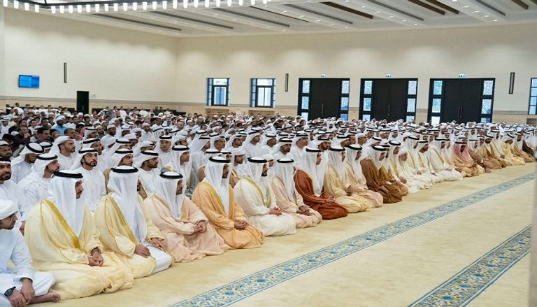 الشيخ محمد بن زايد خلال صلاة عيد الفطر