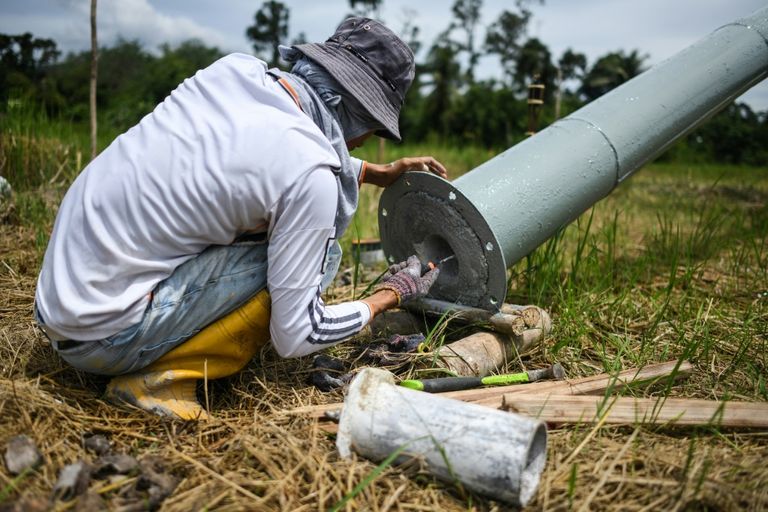 ماليزيون يستقبلون عيد الفطر بطلقات مدفعية